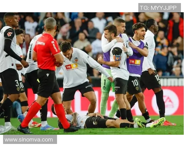 巴伦西亚与皇马激战成和比分揭晓精彩瞬间回顾